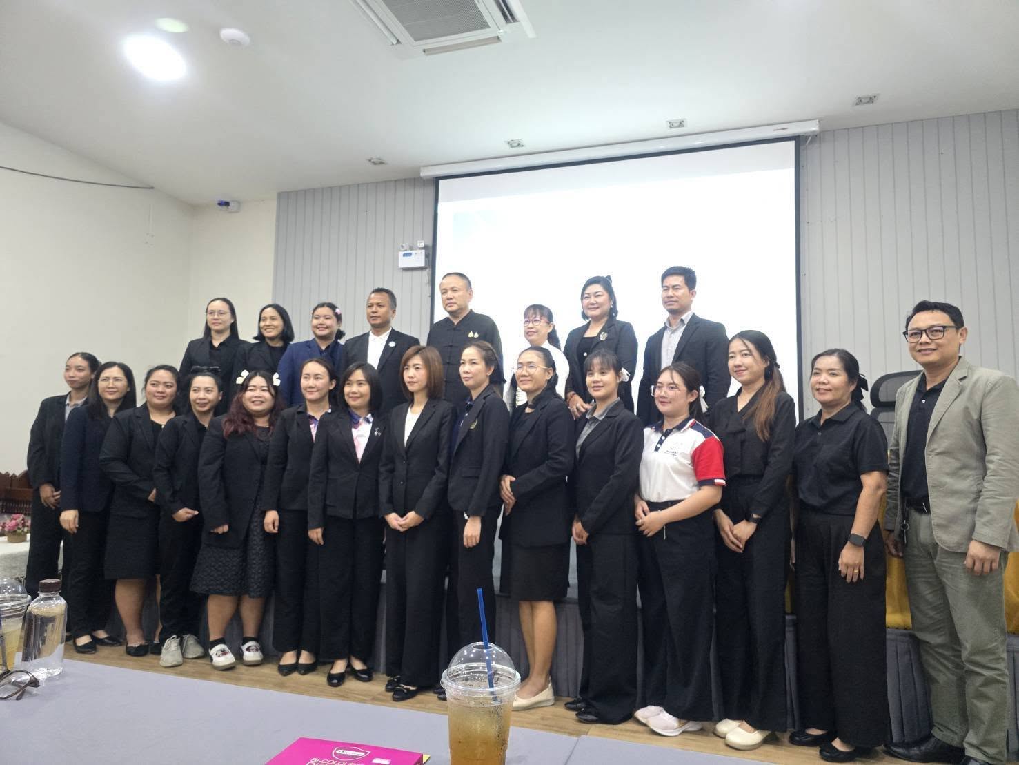 การอบรมเชิงปฏิบัติการในหัวข้อ"พัฒนาสมรรถนะครูและบุคลากรทางการศึกษา